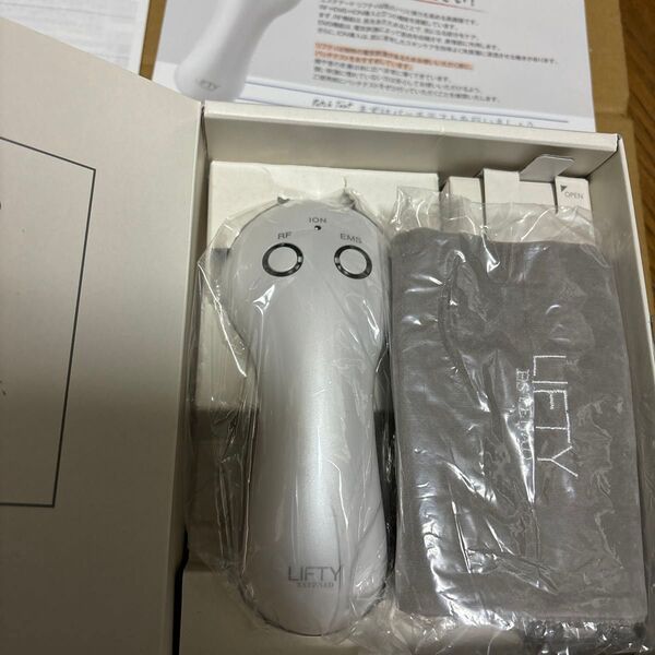 エステナードリフティ(美顔器) 美顔器