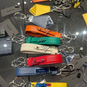 新品未使用★PRADA・プラダ★ネクタイ&紺色 ネイビー★キーリング★ユニセックス:一点