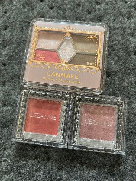 アイシャドウ CEZANNE CANMAKE