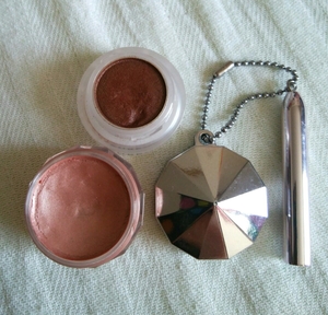  AUBEcouture cream &la inertia dou01 eyeshadow 