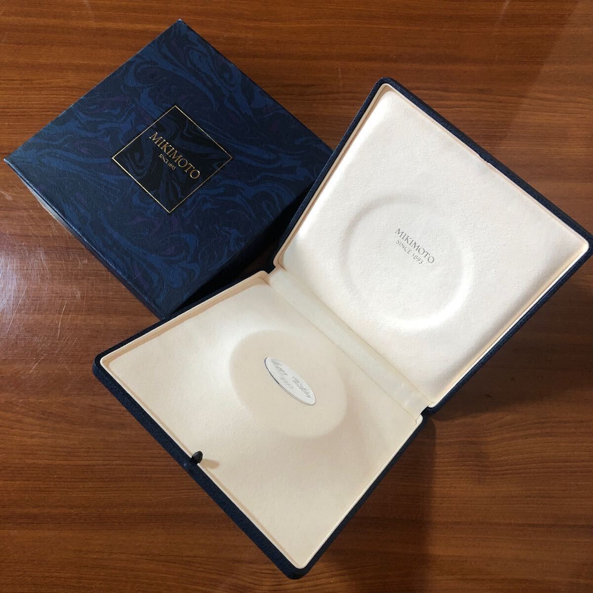 MIKIMOTO ジュエリーケースの値段と価格推移は?|22件の売買 MIKIMOTO ジュエリーケースの値段と価格推移は?|22件の売買