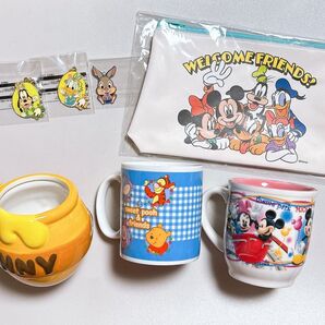 【ディズニー】 カップ3つ、ポーチ、チャーム3つセット売り