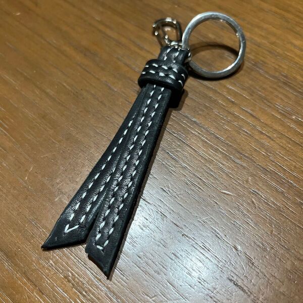 キーホルダー 革 レザークラフト レザー ストラップ型 キーリング ハンドメイド ブラック