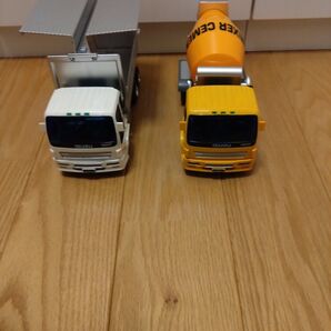 ウィングトラック ミキサー車
