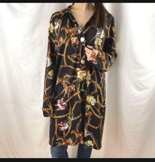 ZARA 総柄金色ボタン付き長袖ロングブラウス ブラック