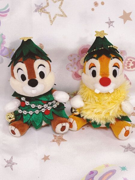 東京ディズニー チップとデールがクリスマス衣装を着たぬいぐるみバッジセット