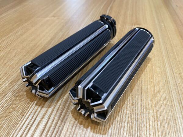 b コントラストカット 1インチバー用 グリップ 左右SET ワイヤー式用 ハーレー アレンネス スポーツスター ソフテイル ダイナ ツーリング