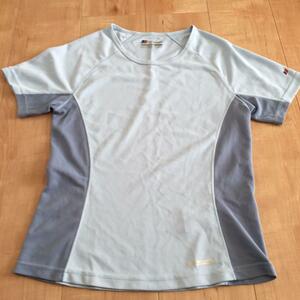 即決 バーグハウス berghaus 半袖Tシャツ 速乾、銀イオン消臭Relaxed Short Sleeve Crew Ｓサイズ 色は薄い水色と薄いグレーっぽい色 即決