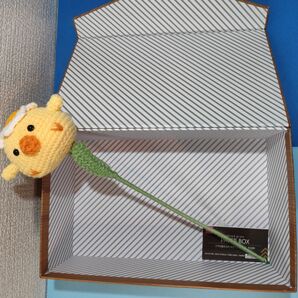 かわいいプレゼント。ひよこの花 あみぐるみ