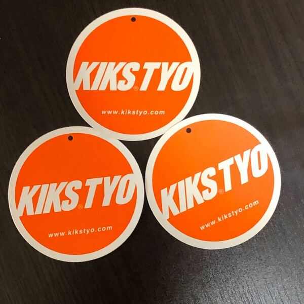 KIKS TYO sticker orange circle sneaker