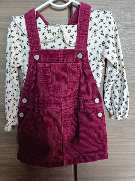 GAP サロペット90 ZARA 花柄ブラウス92