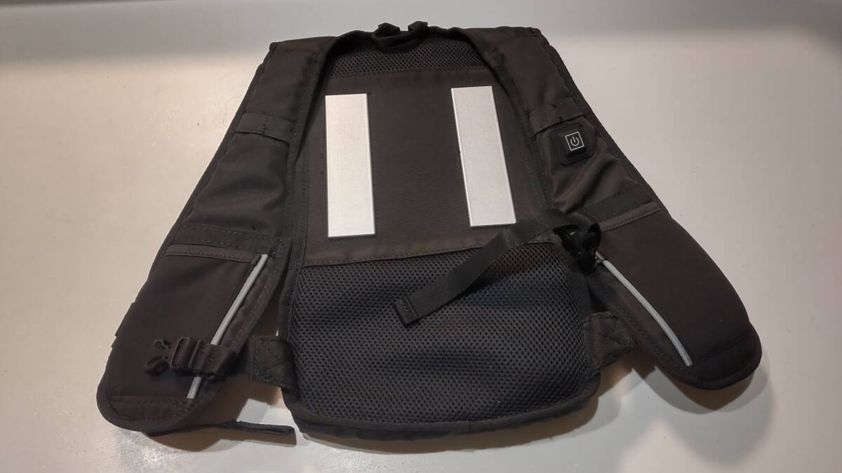 送料無料 冷却ベスト 冷却服 ペルチェ素子冷却 フリーサイズ USB給電 中古品 送料無料 冷却ベスト 冷却服 ペルチェ素子冷却 フリーサイズ USB給電 中古品