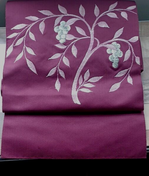 名古屋帯 紫 葡萄刺繍