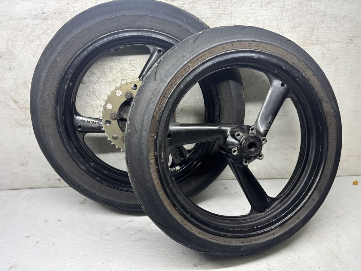 Yahoo!オークション -「tzr250 2xt ホイール」の落札相場・落札価格 Yahoo!オークション -「tzr250 2xt ホイール」の落札相場・落札価格