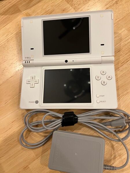 Nintendo DSi 美品 動作確認済み