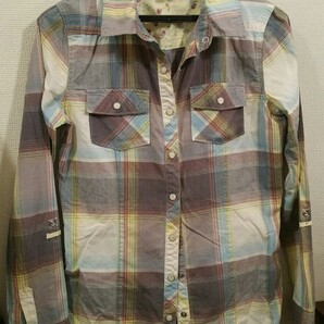 チェックシャツ