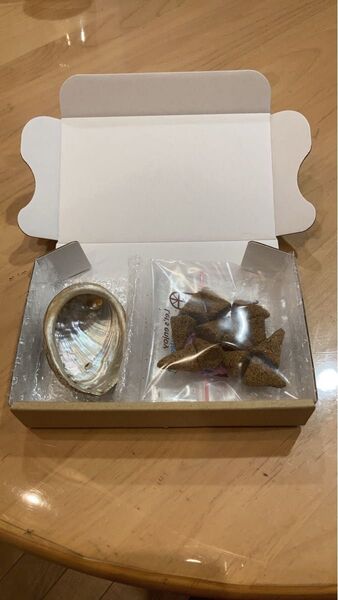 屋久島の杉のお香、貝殻セット