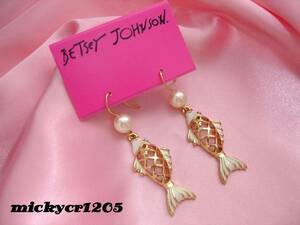 新品本物 ■ アメリカブランド BETSEY JOHNSON【ベッツィージョンソン】■ 魚 パール ピアス ■ 送料無料