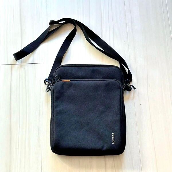 【Used】tomtoc / ショルダーバッグ 撥水加工 ブラック 11インチ