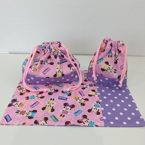 *ミニーマウス*お弁当袋、コップ袋、ランチマット 3点セット ハンドメイド 入園 入学 新学期 幼稚園 保育園 小学生
