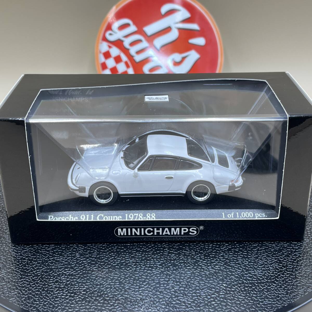 1/43 ミニチャンプス ポルシェ911 クーペ ホワイト 1978