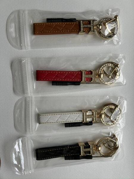 年始年末限定セール キーホルダー レザーキーリング 本革Hモチーフ キーチェーン 4本売