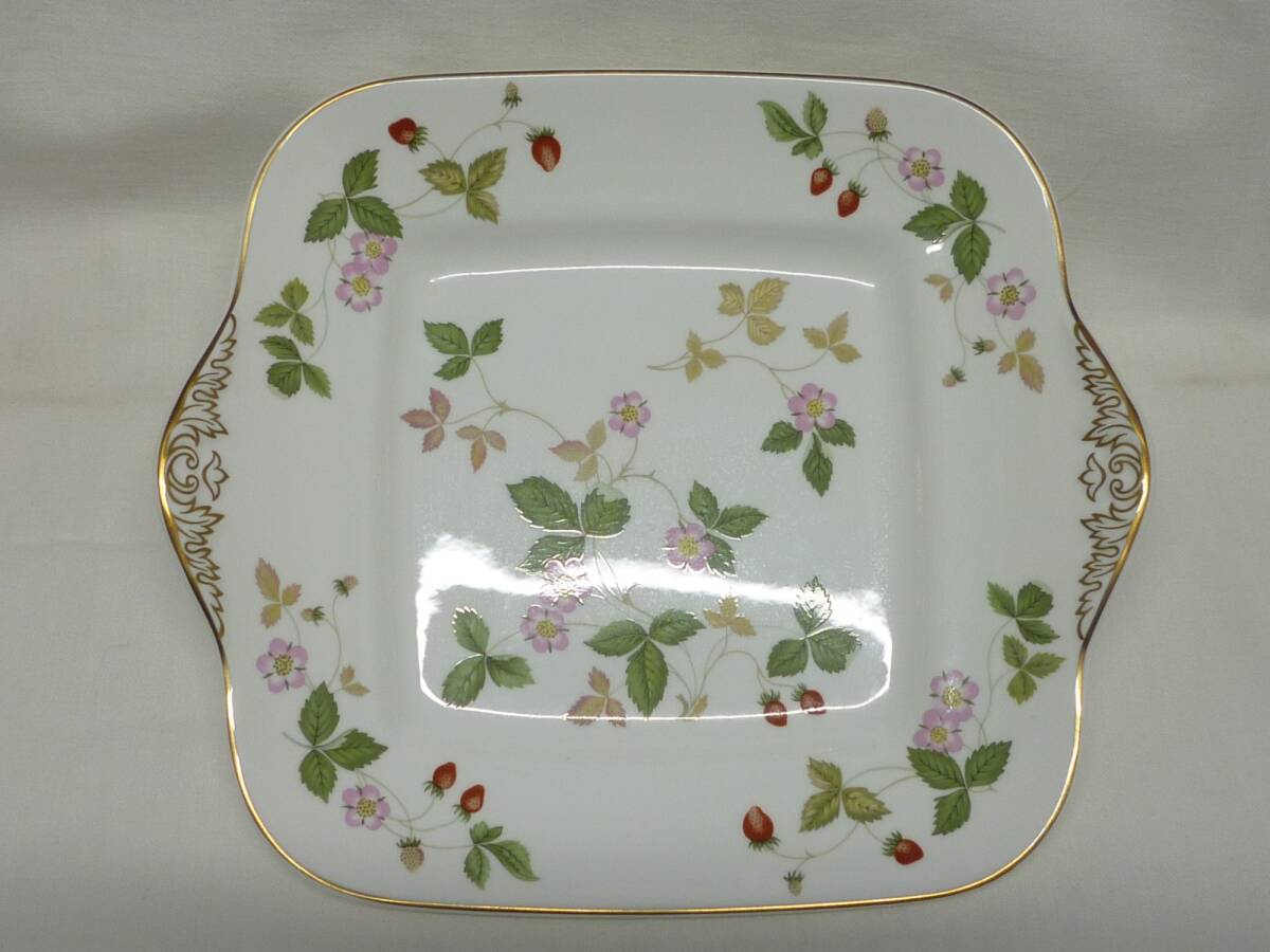 【英国製】 \"Wild Strawberry\" スクエアプレート 2025年最新】wedgwood ワイルドストロベリー スクエア プレート