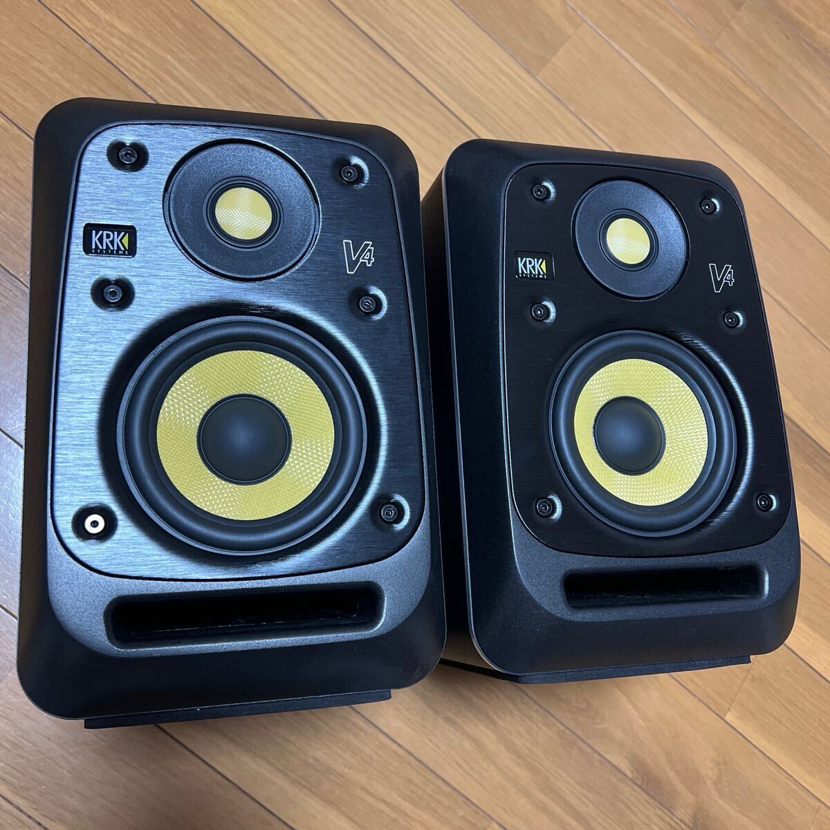 Yahoo!オークション -「krk v4」の落札相場・落札価格 Yahoo!オークション -「krk v4」の落札相場・落札価格