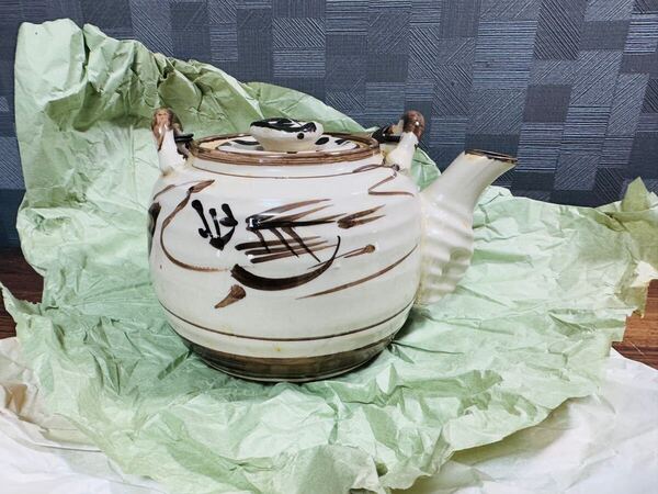 急須 白地 茶色 線画 竹製 ハンドル 茶器 時代物 当時物 20cm