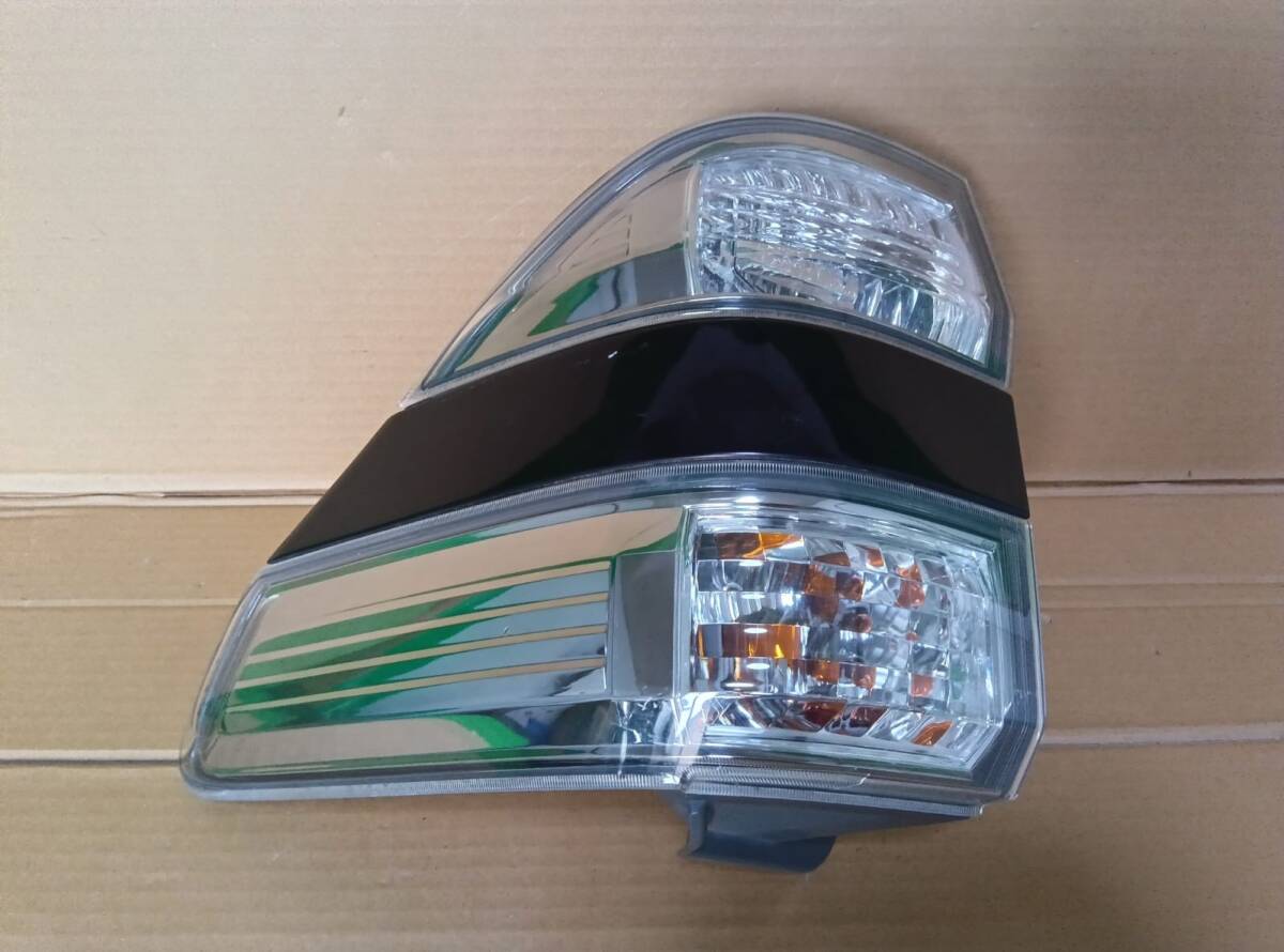 (5) ヴェルファイア 20系ANH20W GGH20W GGH25W ANH25W 純正 右側 テールライト テールランプ レンズKOITO 58-28 カラー3R9 (399)