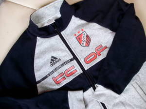 adidas スポーツウエアー