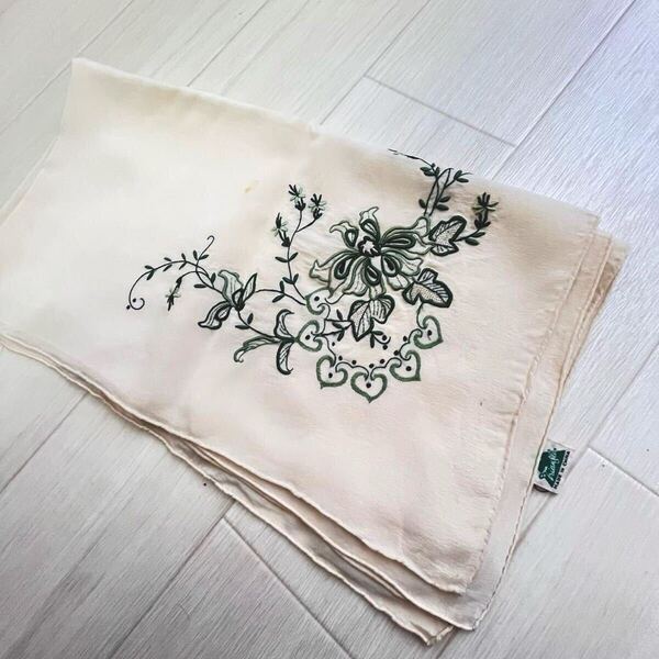 シルクスカーフ 上品 刺繍 スカーフ 大判スカーフ ベージュ 花柄刺繍 シルク100% シンプルスカーフ vintage 611FH