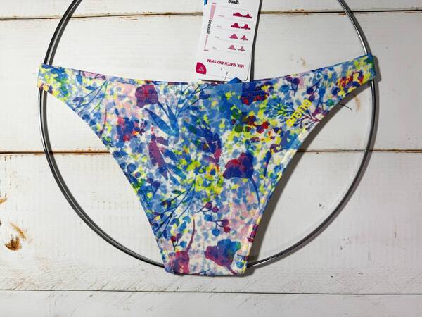 【即決】Arena アリーナ 女性用 ビーチバレー ビキニ ショーツ 水着 ブルマ Free REFLEXION柄 海外XS その3