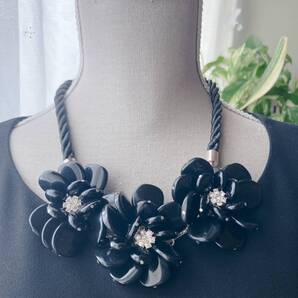フラワーボリュームネックレス ショート ブラック 黒 ラインストーン ロープ ヴィンテージ☆Vintage jewelry accessories R0247