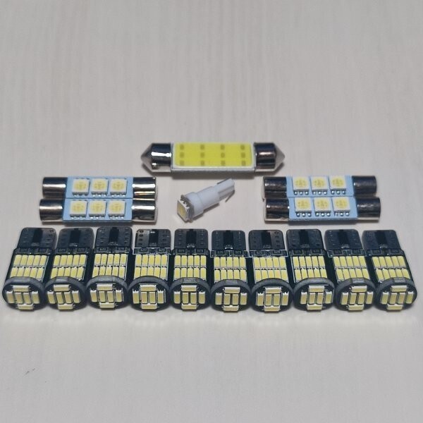 USトヨタ XK60 セコイア 2代目 超爆光！T10 LED ルームランプ 1