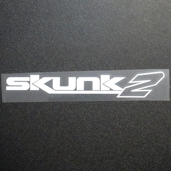 新品・未使用☆skunk2 カッティングステッカー ホワイト 1枚 縦32mm×横201mm | デカール | 切り文字 | 切文字 | 新品 | 送料無料