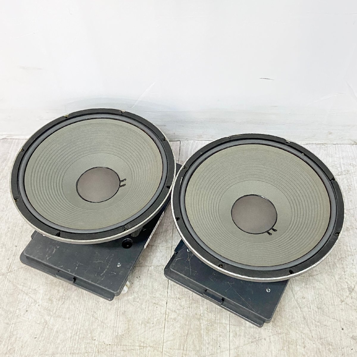 Yahoo!オークション -「jbl 2215b」(スピーカー本体) (JBL)の Yahoo!オークション -「jbl 2215b」(スピーカー本体) (JBL)の