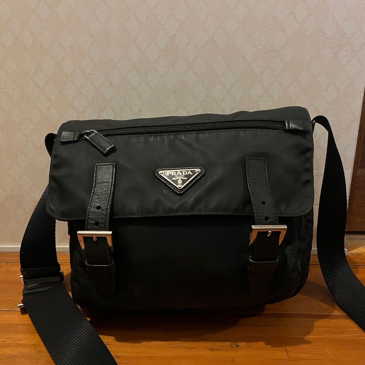 Yahoo!オークション -「prada プラダ 斜め掛け ショルダーバッグ Yahoo!オークション -「prada プラダ 斜め掛け ショルダーバッグ