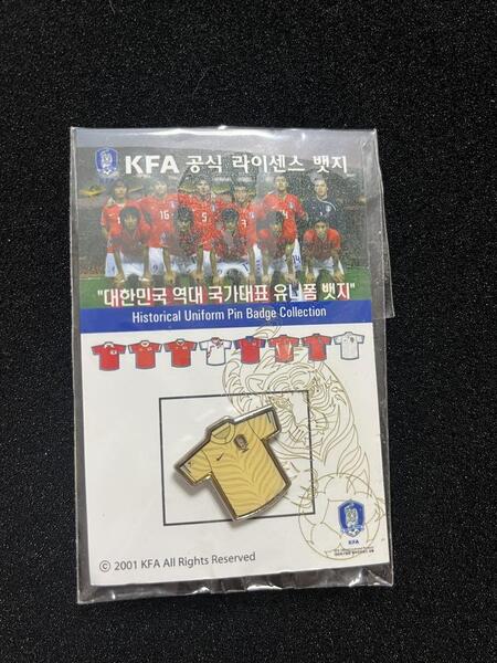 新品 KFA 制服バッジ ピンバッジ 2001 サッカー記念グッズ