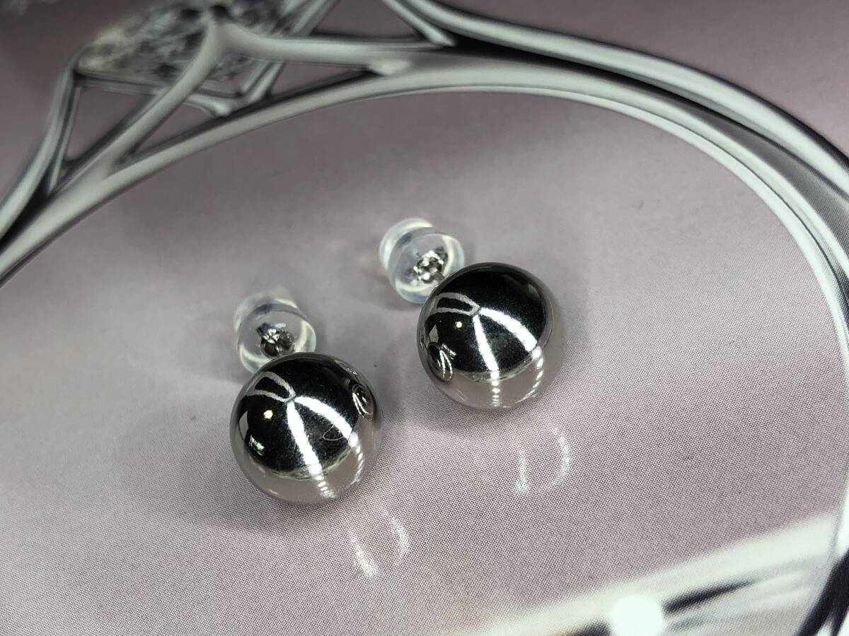 [新品]Pt900プラチナ10mm丸玉ピアス地金入りキャッチ付き日本製 新品]Pt900プラチナ10mm丸玉ピアス地金入りキャッチ付き日本製