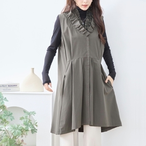 ベスト 大人可愛い フリルネック ロングベスト カーキ C03-102 TRUBE L〜LL ミセス fmsd キレイメ 普段着 おしゃれ着 レディース