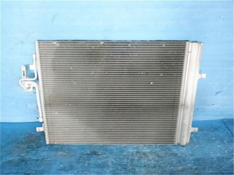 ボルボ 純正 ボルボ40 《 MB5204T 》 コンデンサー P10700-24022981