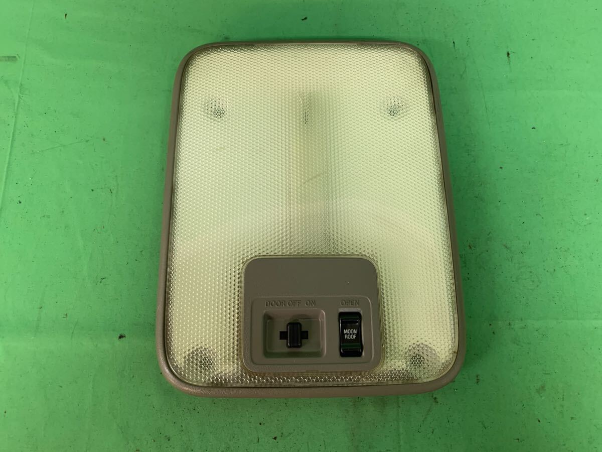 KZ045 中古 ハイエース KZH100G 100系 平成10年8月 純正 ルームライト ルームランプ 81243-26080 81243-26100 室内灯 動作保証