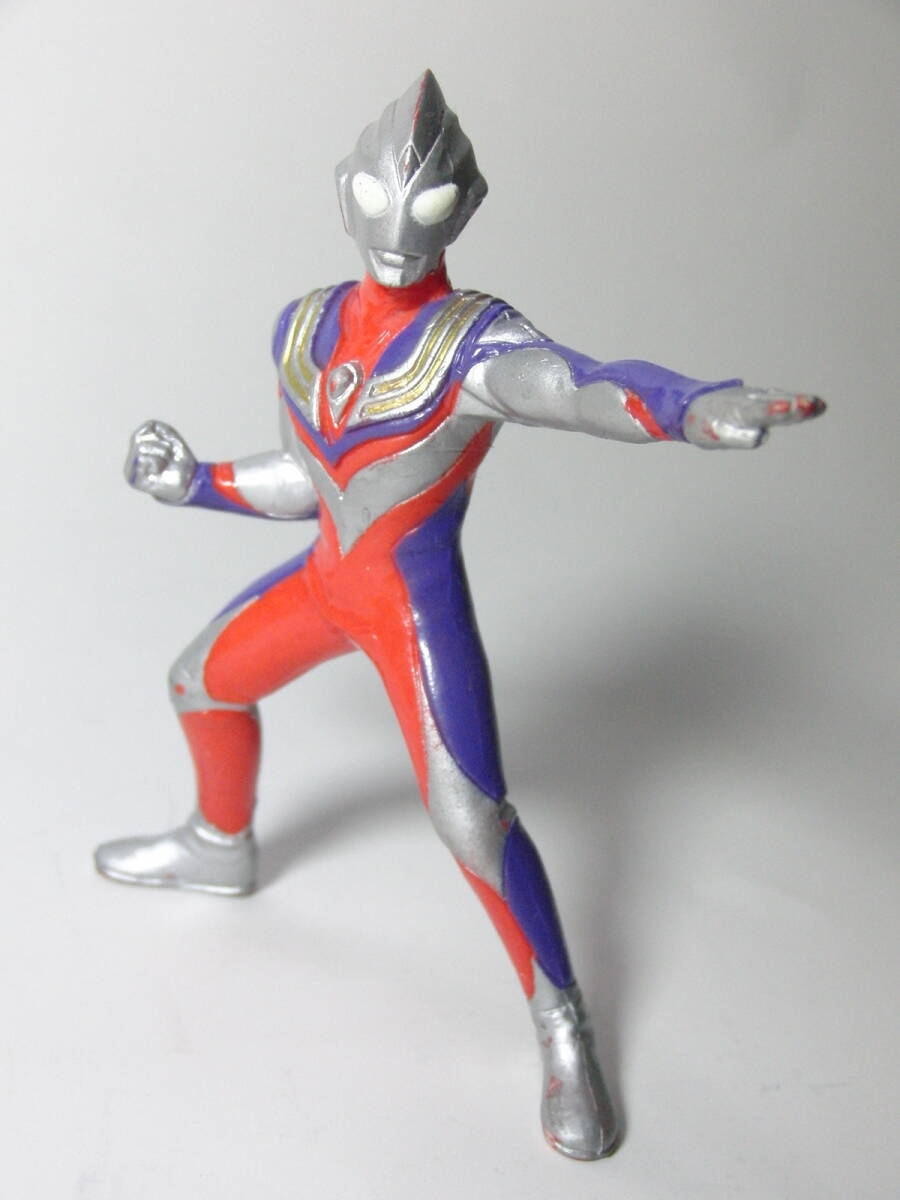 HGウルトラマン1初版 白色成形4体ガシャポン