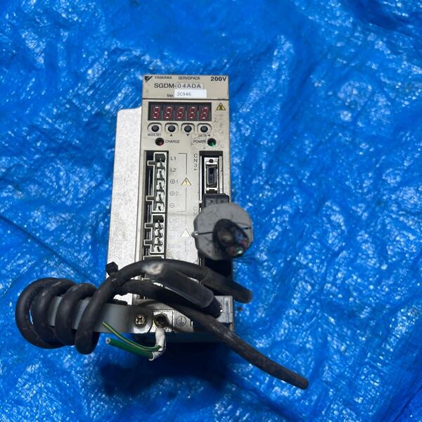 YASKAWA 安川電機 SGDM-04ADA