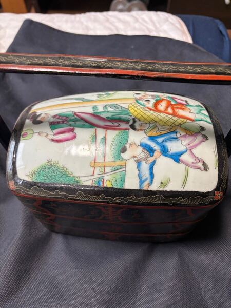 中国古美術品 清末民国時代 粉彩黒漆食匣 食盒 高さ約25cm