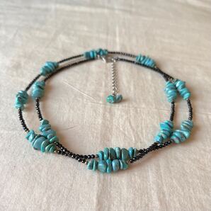 トルコ石とブラックスピネルのロングネックレス (Nー219)