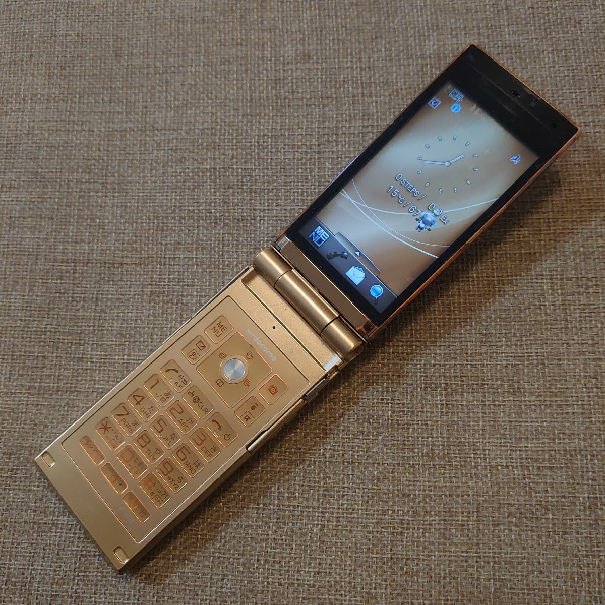 docomo 折り畳み携帯 F-01C【ジャンク】 docomo 折り畳み携帯 F-01C【ジャンク】 - メルカリ