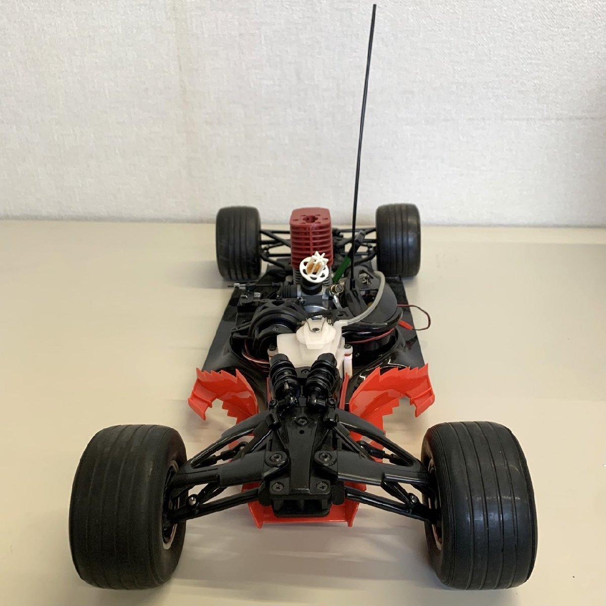 Amazon.co.jp: ターボ機能付き 2.4GHz 1/10 ドリフトラジコンカー GT004S 塗装済み完成・フルセット : おもちゃ