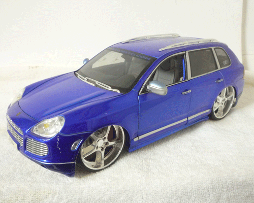 マイスト　ポルシェ　カイエンturbo ミニカー ポルシェ カイエン ターボ 黒色 Porsche Cayenne Turbo
